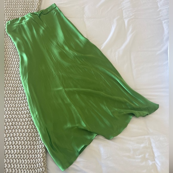 NWT Massimo Dutti Long Green Satin skirt US L - Picture 3 of 9